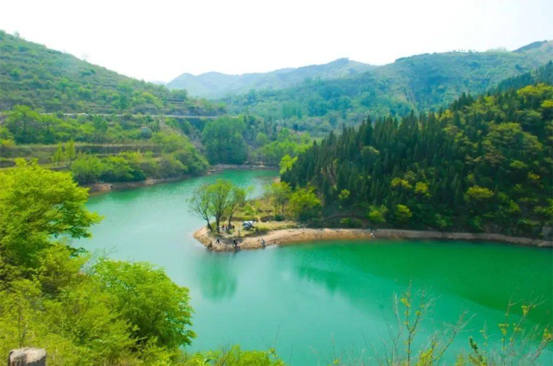 夏日乡村美景引游人