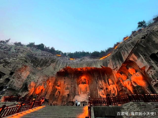 石窟夜游：历史的“仙气”遇见人间烟火气