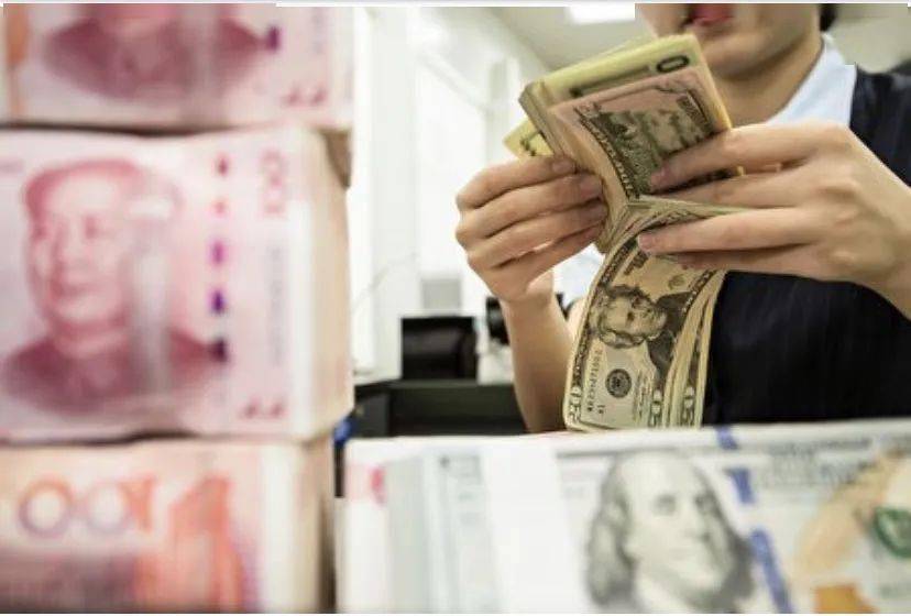 央行“三箭齐发” 专家:货币政策调控框架逐渐明晰 不增加人民币贬值压力