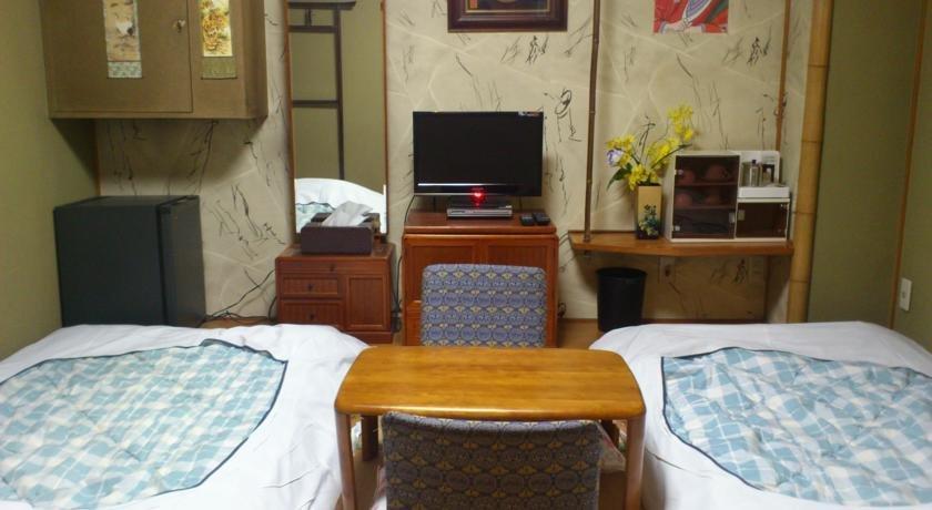 美国降息叙事又添新章：背包客钱包日渐干瘪 民宿平台股价暴跌