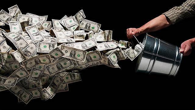 美国家庭债务升至创纪录水平