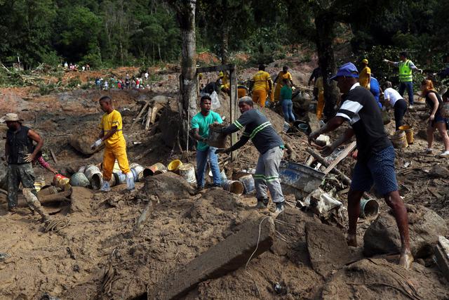 一架客机在巴西圣保罗州坠毁 62人全部遇难