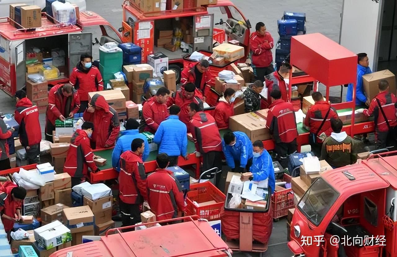 部分商超矿泉水被一抢而空 干粮断货 电商平台一度瘫痪 日本发布“巨大地震警报”