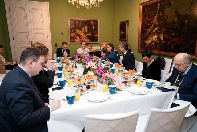 援乌会议闭幕 冯德莱恩重申对乌支持和加强欧盟防务