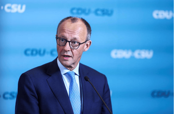 “特朗普关税”反噬本国！美国人开始疯狂囤货！中国品牌电视被买空！