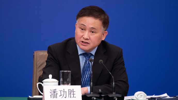 央行研究局局长：持续优化跨境金融服务政策工具箱 有效支持企业走出去