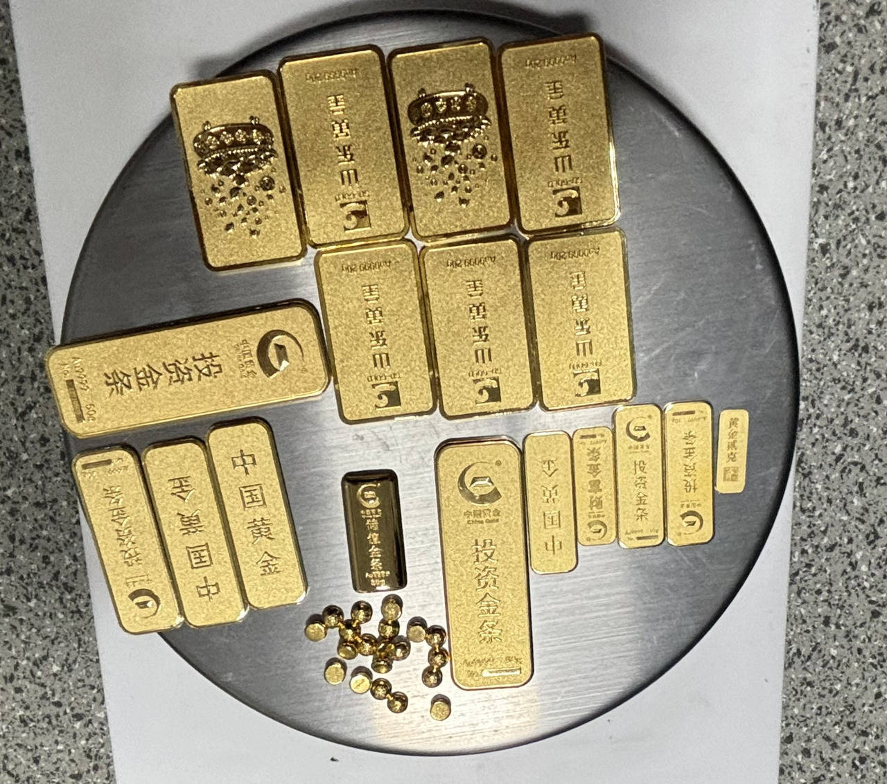 拿现金买黄金、宝石超10万元要上报！央行新规8月来袭