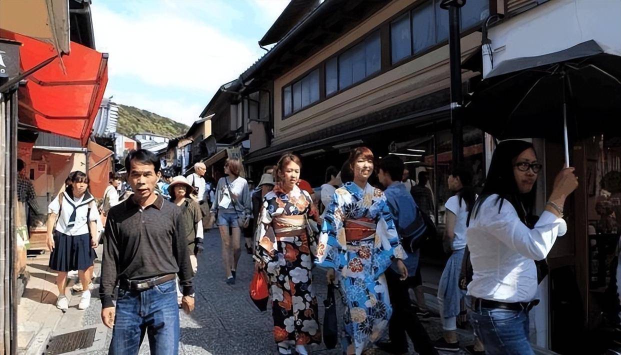 高市早苗突遭重大打击：日本执政联盟面临散伙 公明党决定退出！两党此前已携手20多年