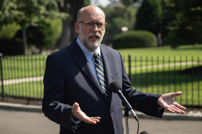 白宫官员：联邦政府裁员程序已正式启动